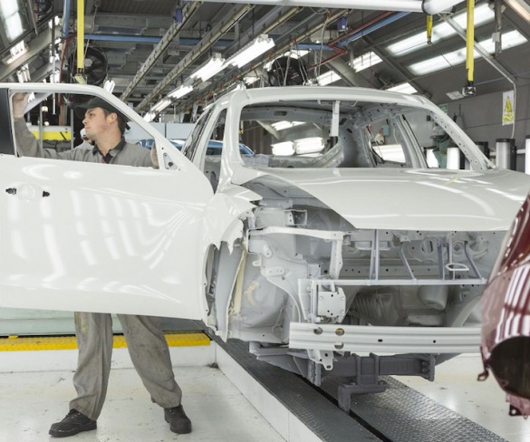 Export demand drives UK car manufacturing to 14-year high