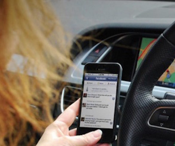 Third of drivers still flouting mobile phone rules