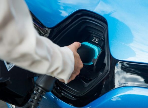 Renault develops EV smart charging app under new partnership
