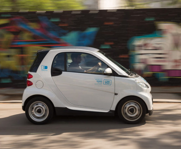 Can carsharing play a decisive role in electric mobility uptake?