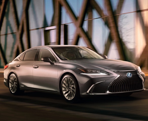 Lexus range to expand with ES compact hybrid saloon