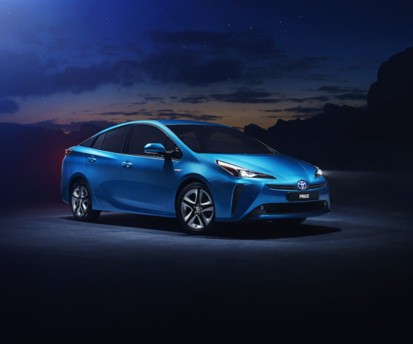 2019 Toyota Prius debuts all-wheel drive tech