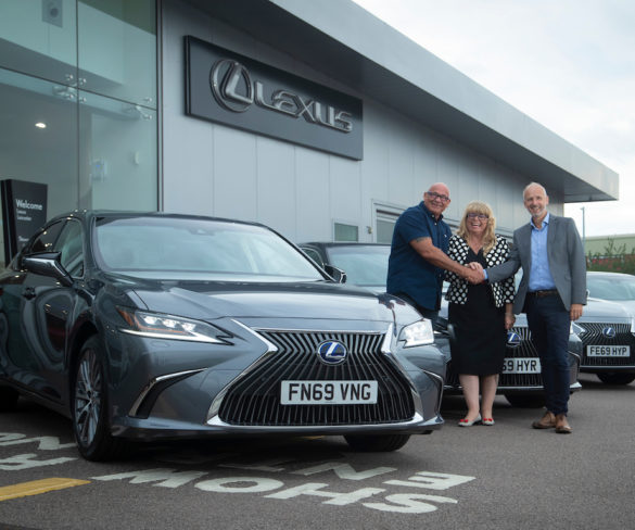 Topps Private Hire makes move to Lexus hybrids
