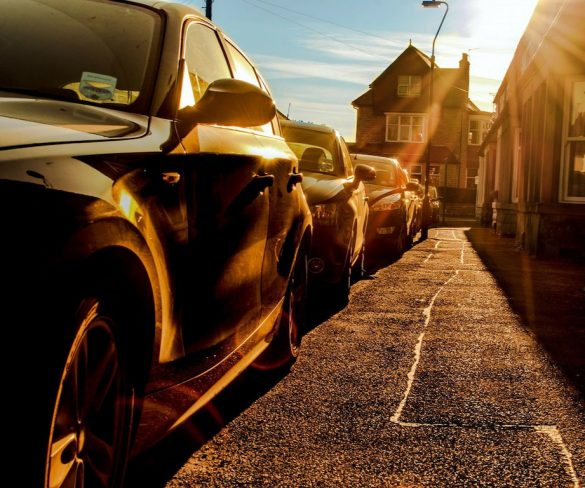500 pets and children locked in cars last summer, warns AA
