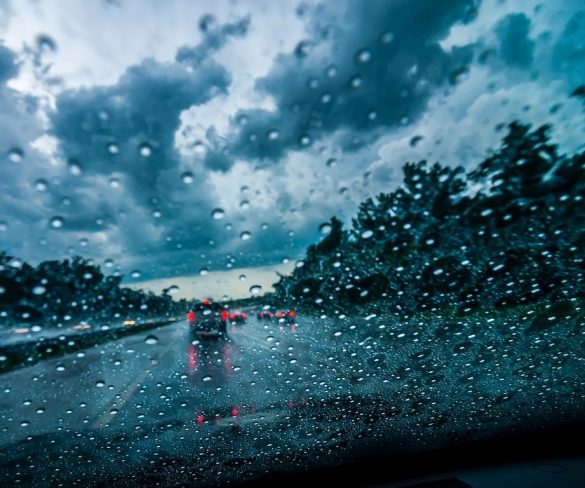 Lower motorway speed limits in wet weather could save lives, say drivers