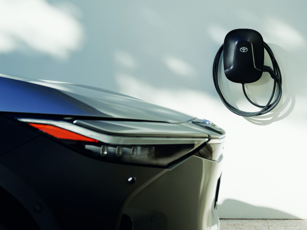 Electric car shop 600 mile range