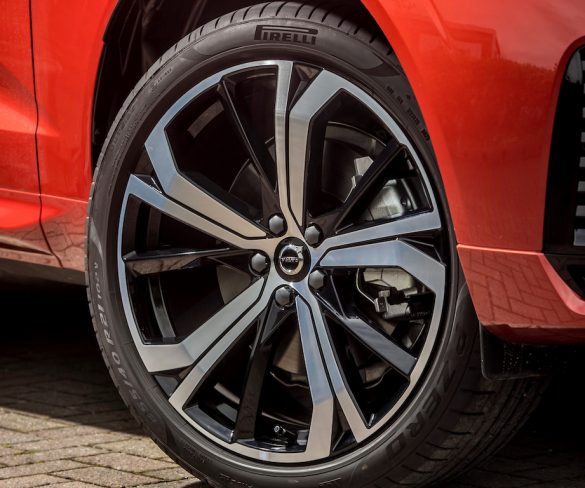 Volvo introduces free puncture and windscreen chip repair service